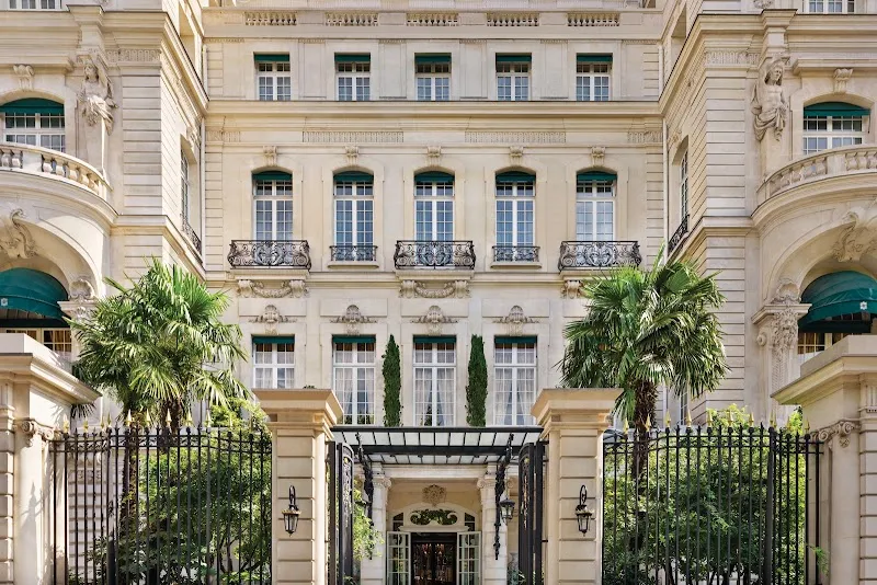 Shangri-La Hotel Paris